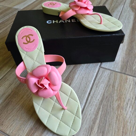 Chanel Barbie-Pink Rubber Camellia Flower Sandals Eur. 40 - Picture 2 of 13